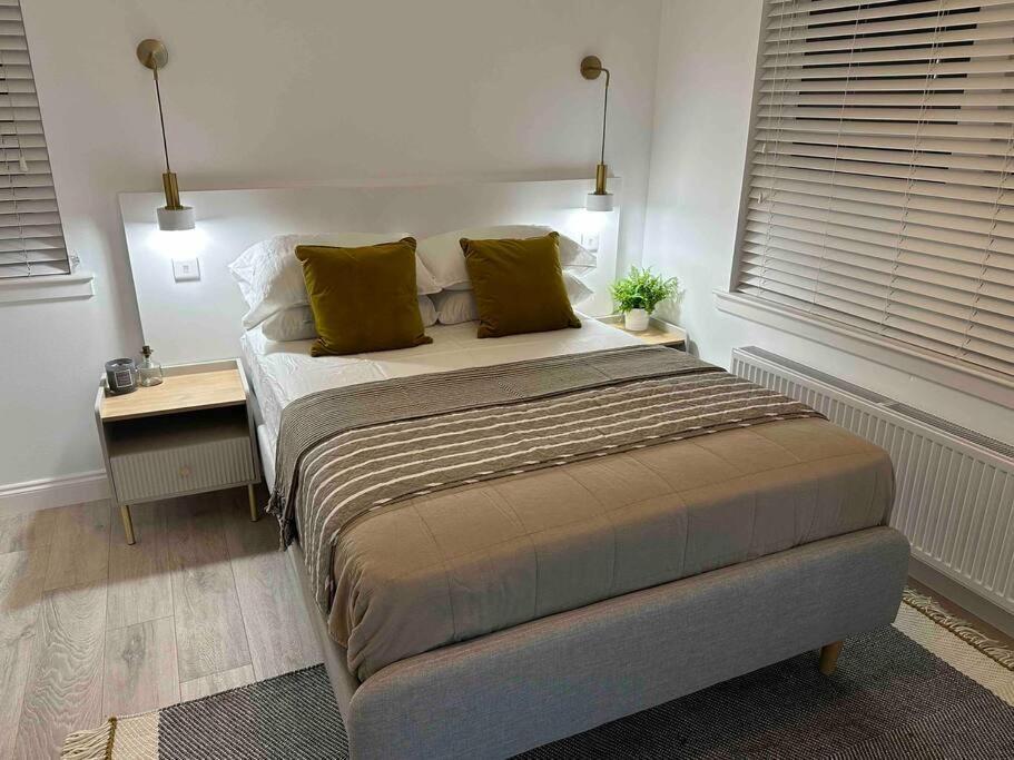 Premium Executive Apartment In ดันเฟิร์มลิน ภายนอก รูปภาพ