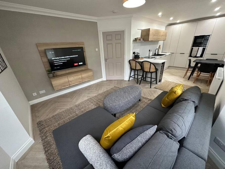 Premium Executive Apartment In ดันเฟิร์มลิน ภายนอก รูปภาพ